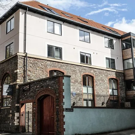 Your Cabot Mews Апартаменты *